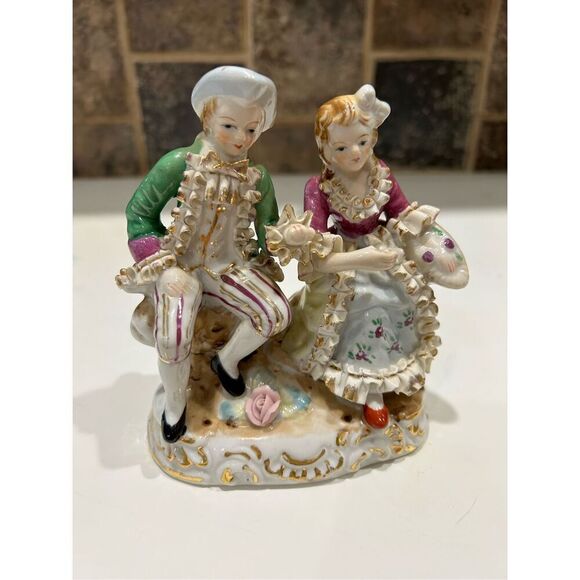 Excellent Vintage Hand Painted Male & Female Figurine Man & Woman Art Sculpture - Picture 1 of 12